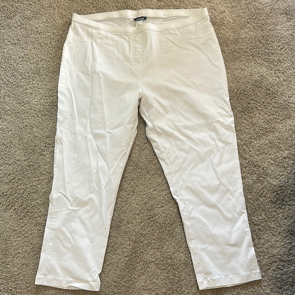 Basic Editions Women's White Capris